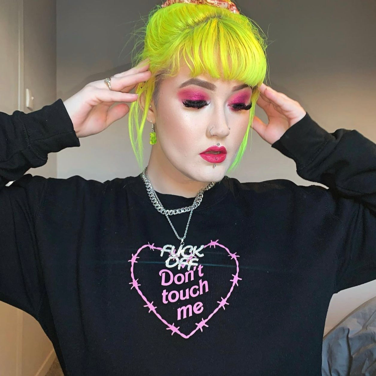 DON'T TOUCH ME HEART SWEATSHIRT