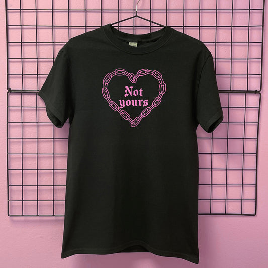 NOT YOURS CHAIN HEART T-SHIRT