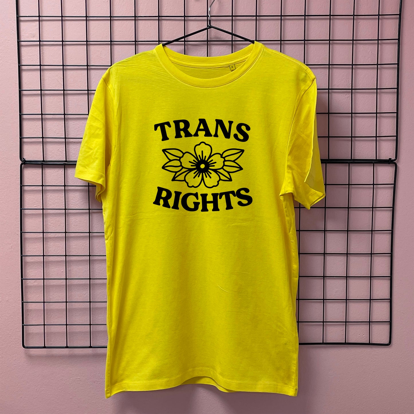 TRANS RIGHTS FLOWER T-SHIRT